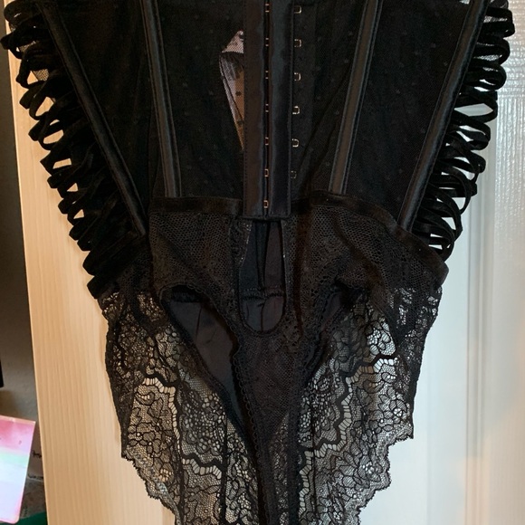 Victoria Secret Bundle - Picture 4 of 4